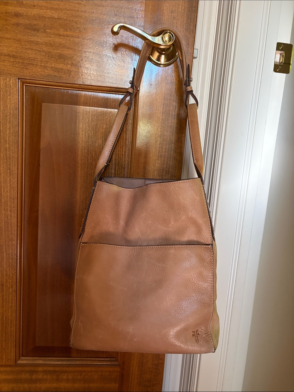 Frye Reed Hobo Leather Shoulder Bag in Tan